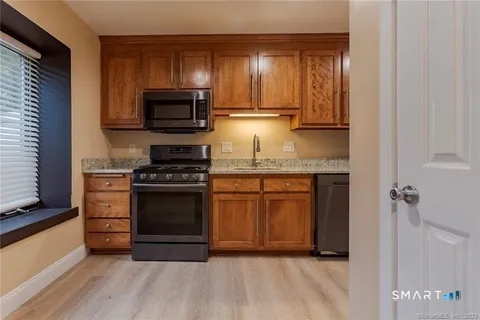 101 Farmington Chase Crescent 101
