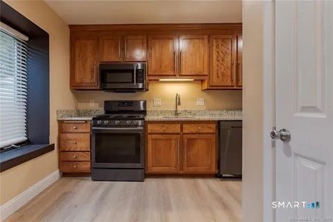 Tiny photo for 101 Farmington Chase Crescent #101, Farmington, CT 06032 (MLS # 24173310)