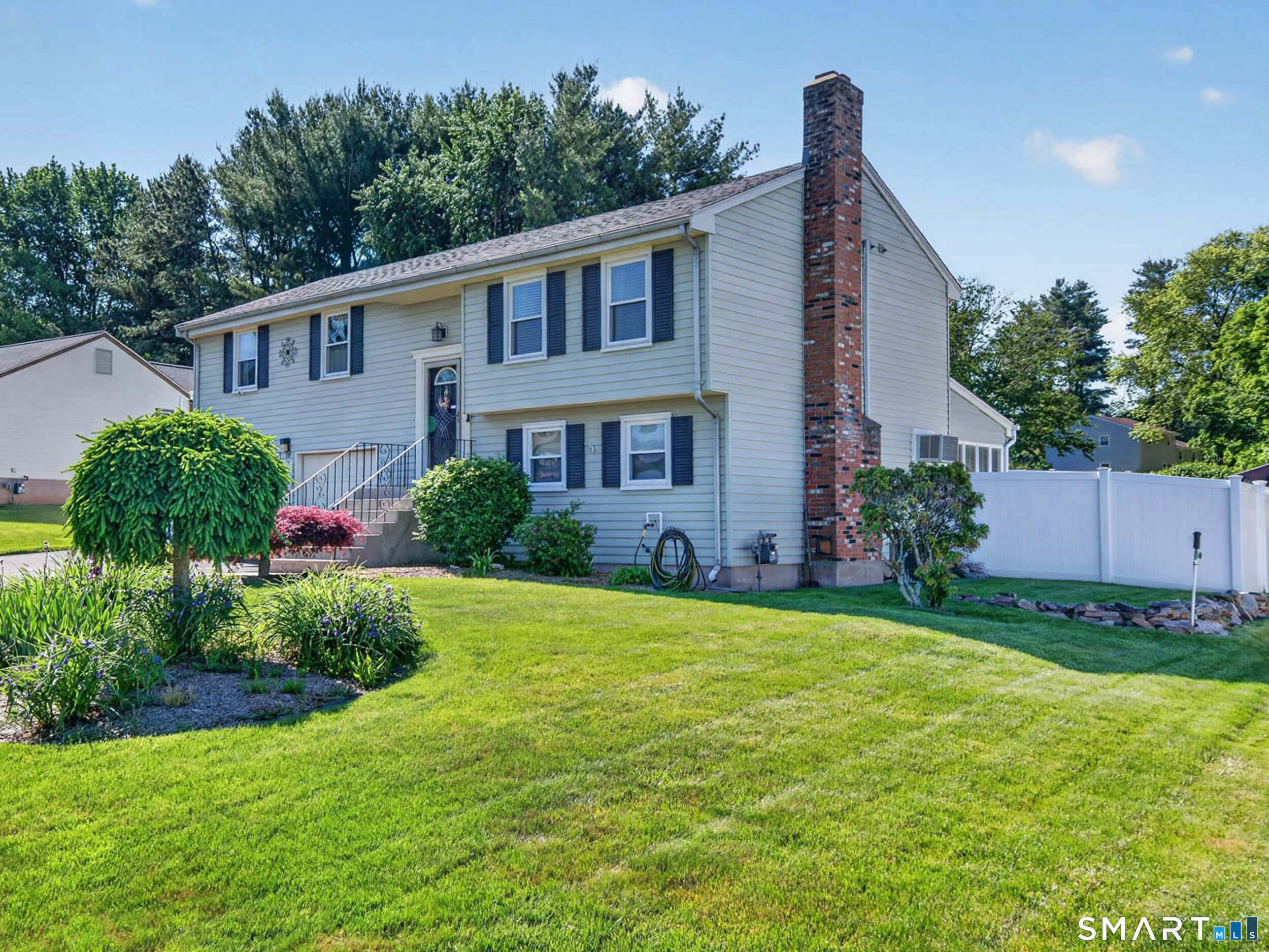 18 Long Hill Drive