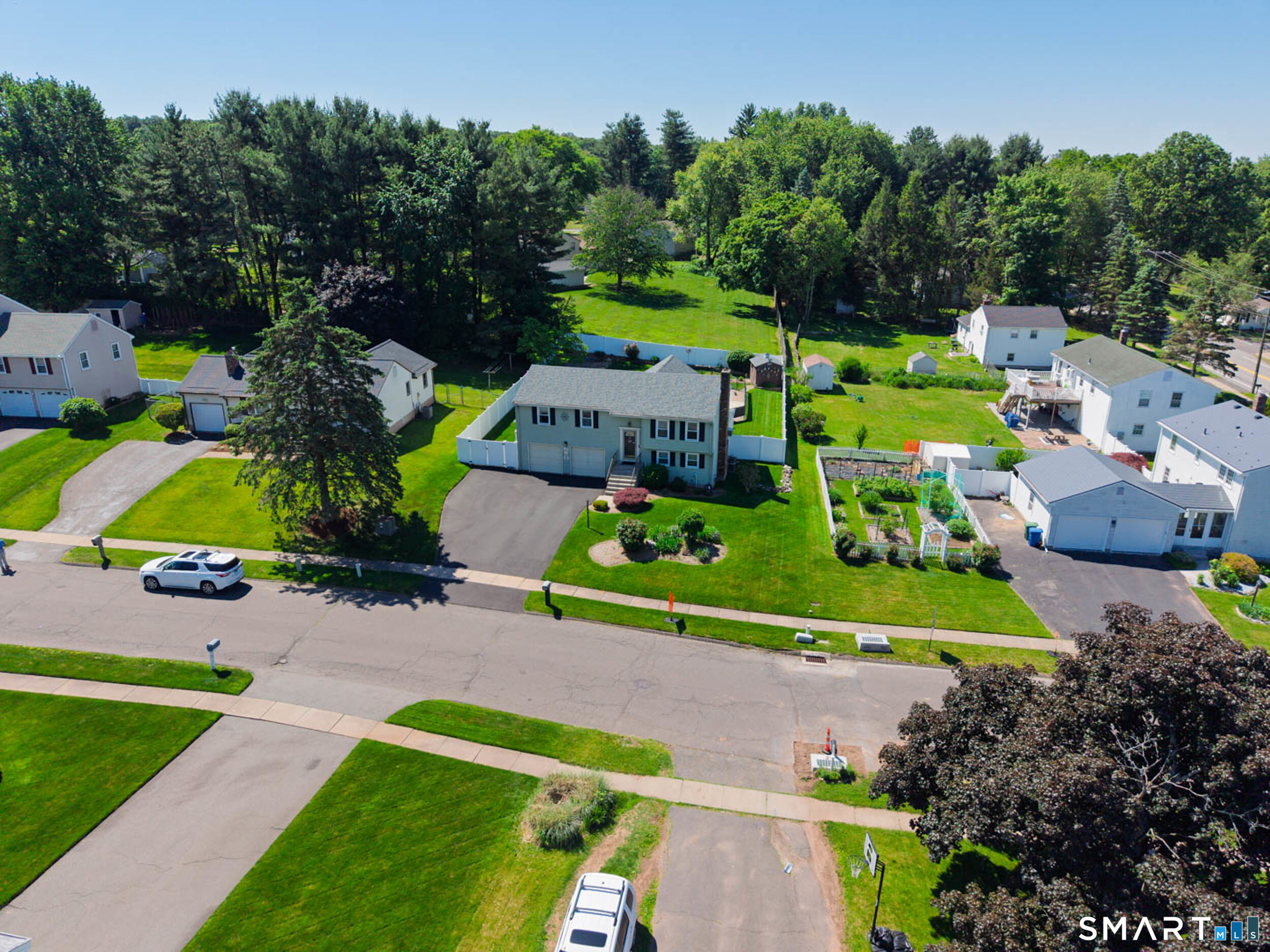 18 Long Hill Drive