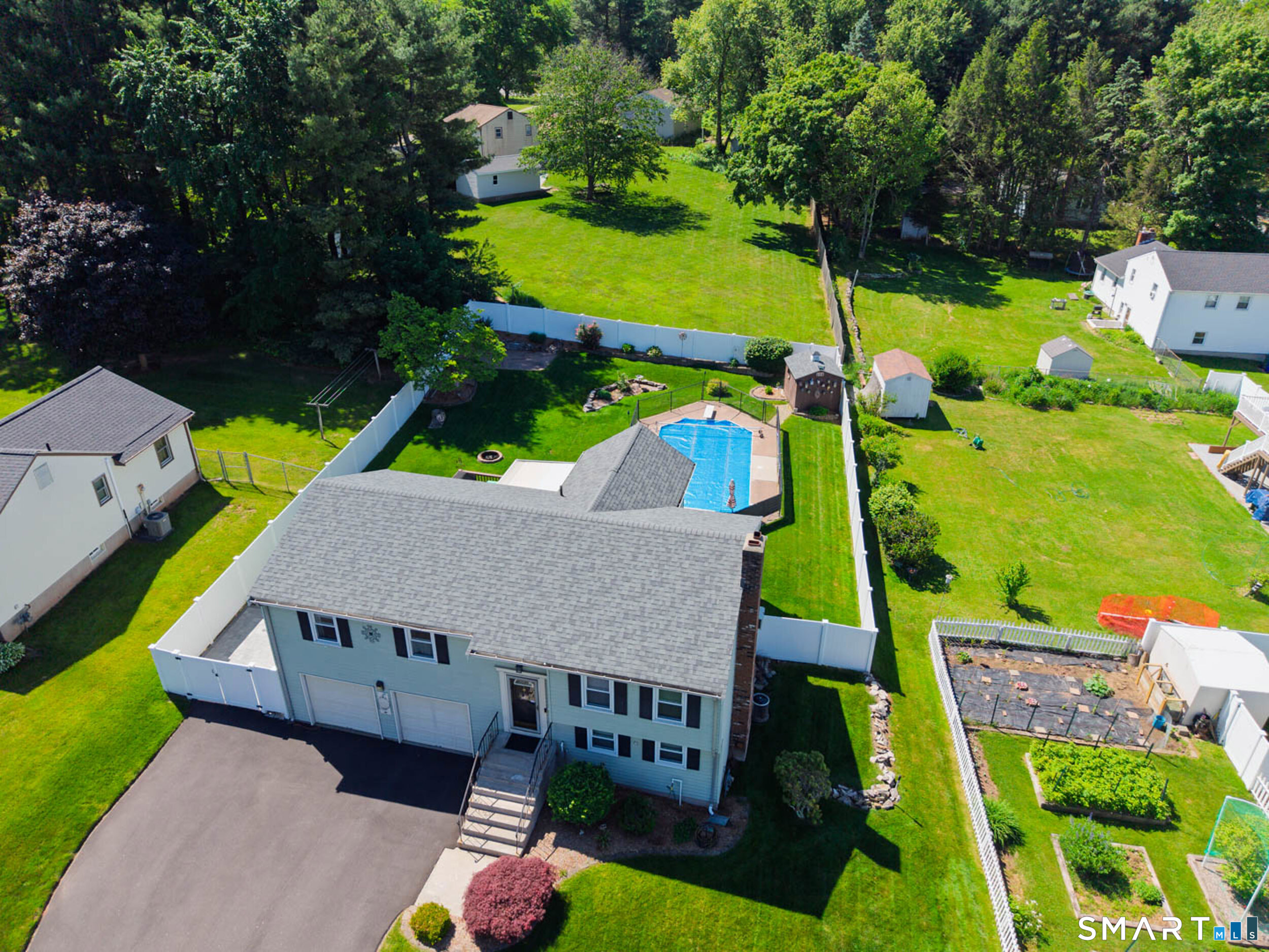 18 Long Hill Drive
