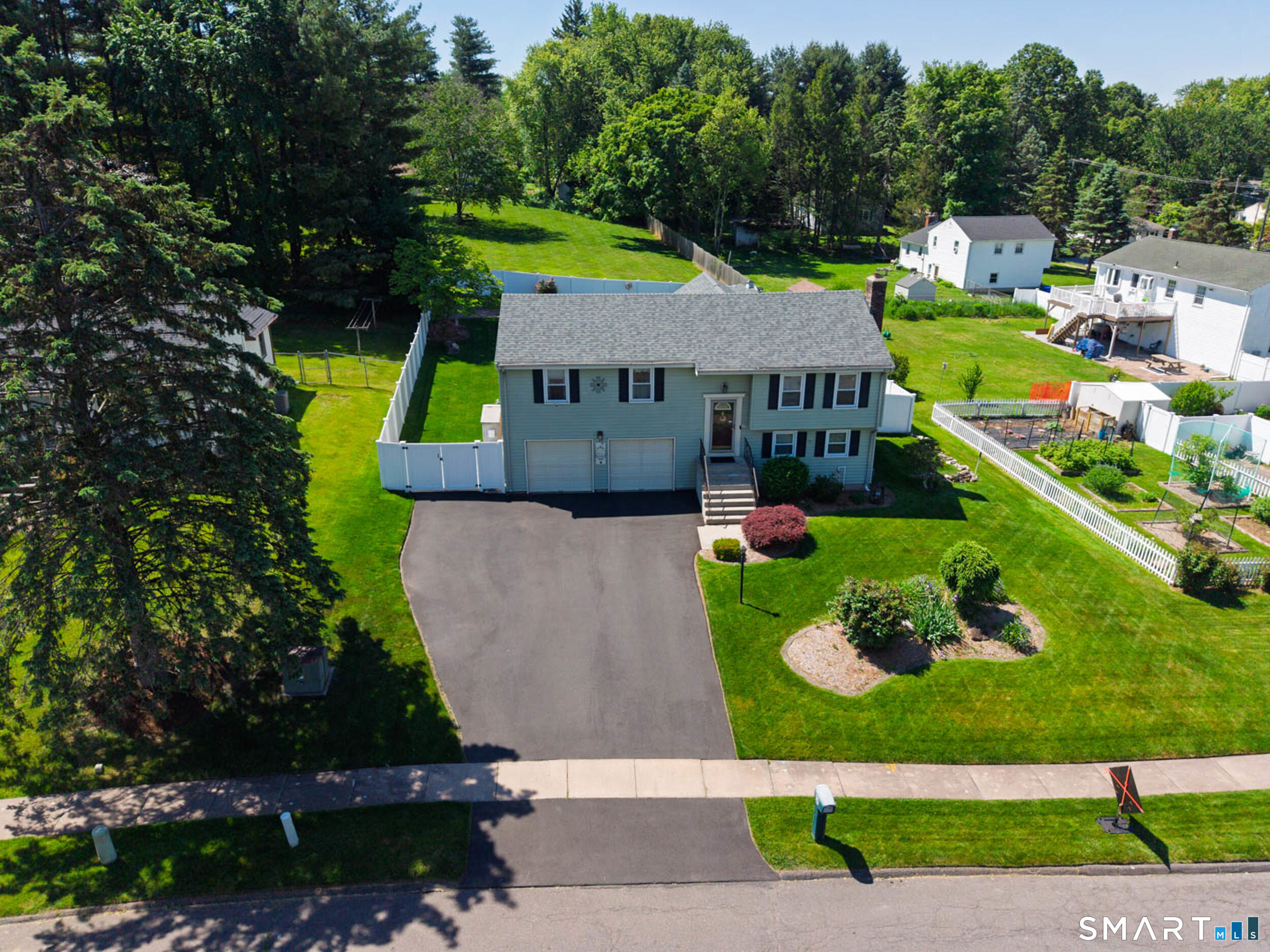 18 Long Hill Drive