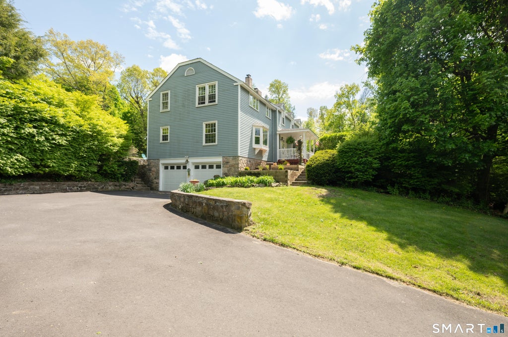 Photo of 19 Junction Road, Brookfield, CT 06804 (MLS # 24172658)