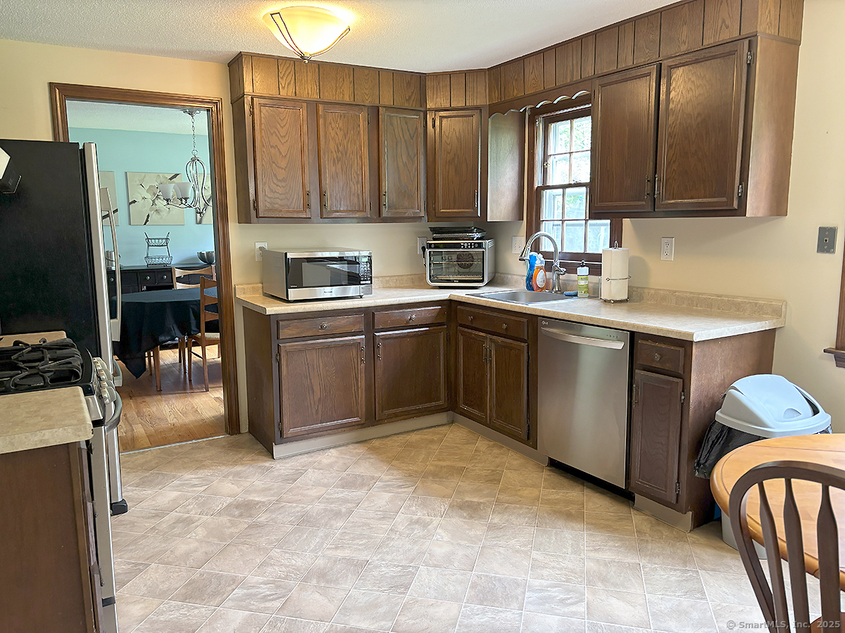207 Pheasant Drive, Rocky Hill, Connecticut image 9