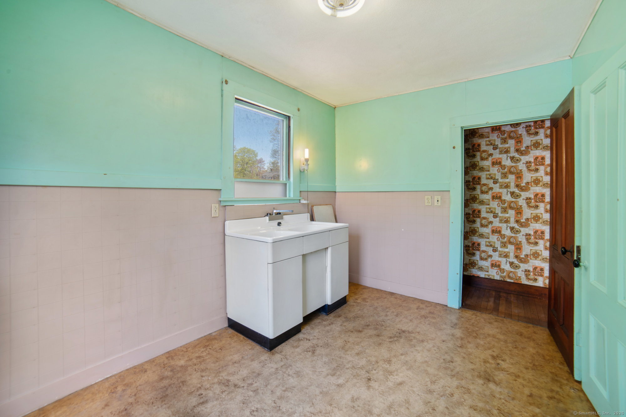 79 Lovely Street, Farmington, Connecticut image 25