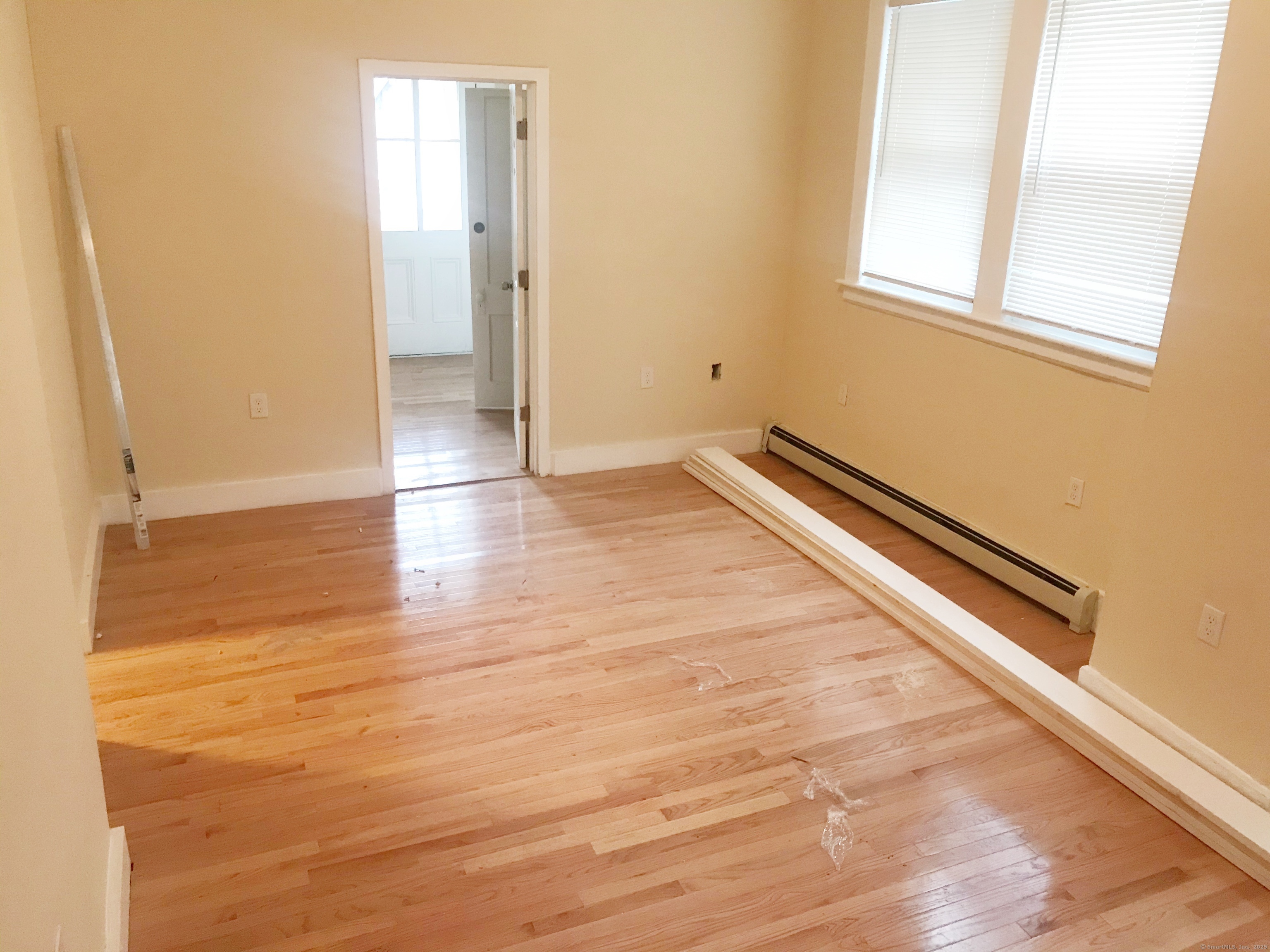 Rental Property at Hillside Avenue 1D, Waterbury, Connecticut - Bedrooms: 1 
Bathrooms: 1 
Rooms: 2  - $1,100 MO.