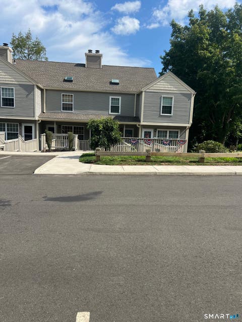 Condo For Rent - 4 Manorwood Drive #4<br/> Branford, CT 06405