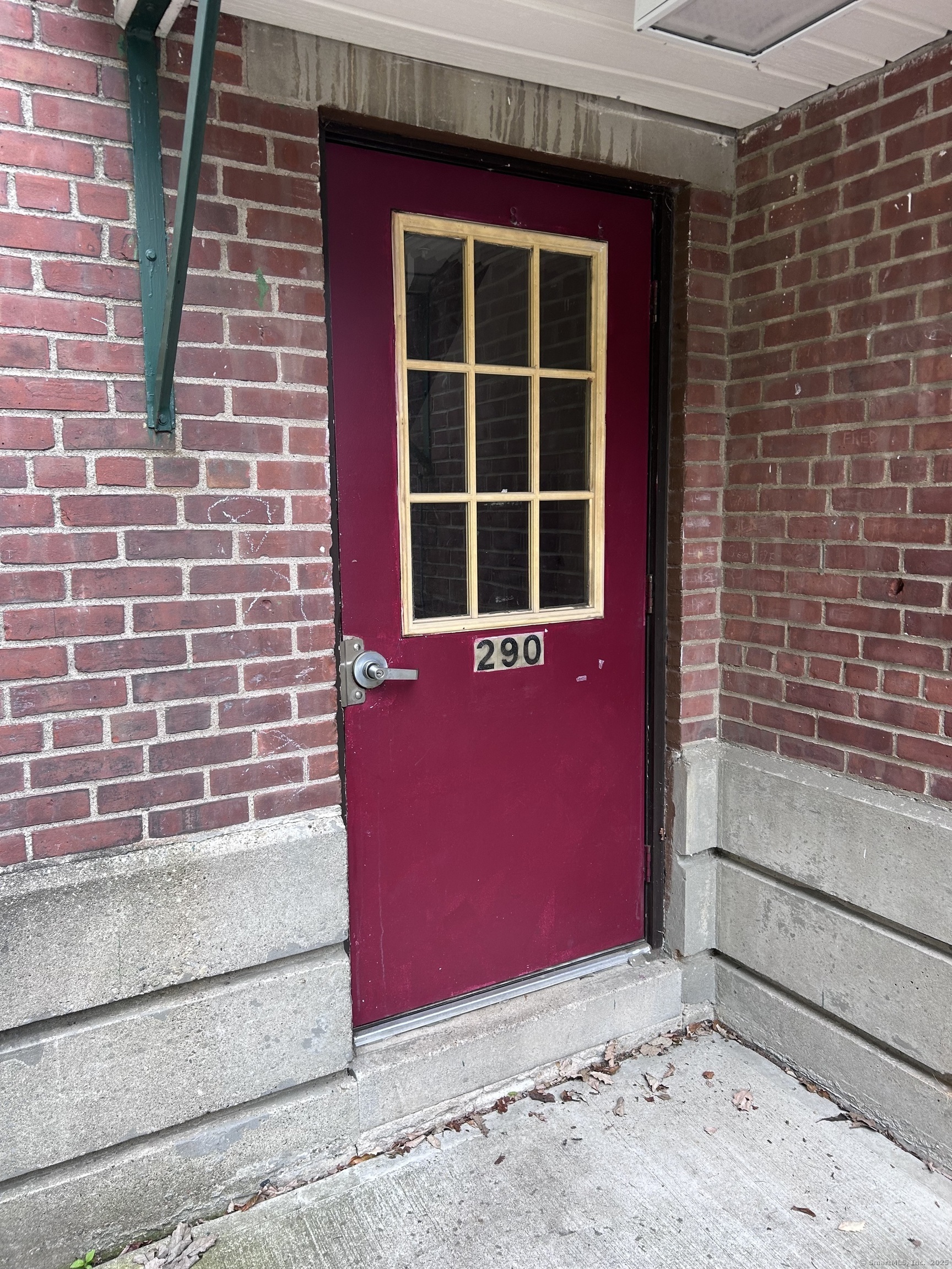 290 N. Bishop Bdlg 94 Avenue #14, Bridgeport, Connecticut image 1