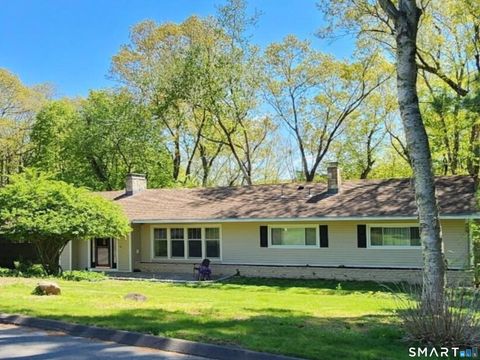 Homes For Sale - 136 Knoll Drive<br/> Hamden, CT 06518