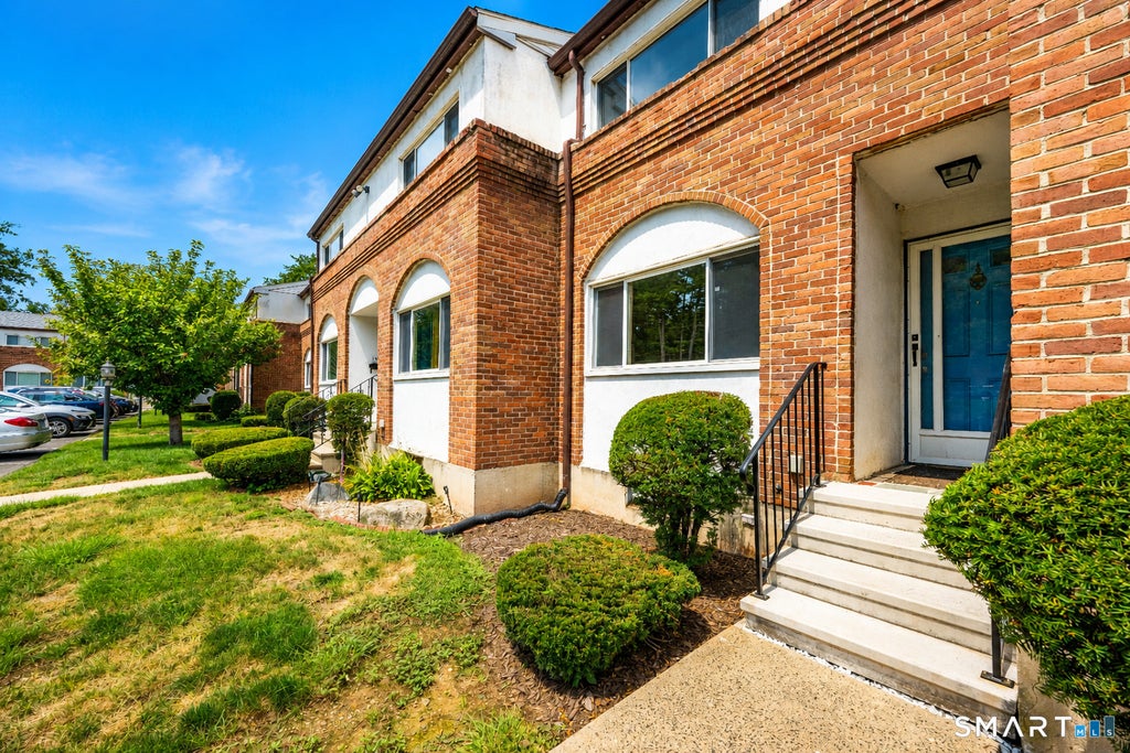Photo of 506 King Street #21, Bristol, CT 06010 (MLS # 24203087)