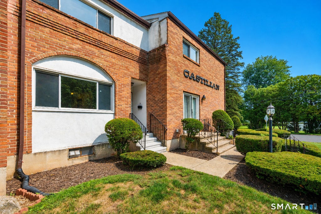 Photo of 506 King Street #21, Bristol, CT 06010 (MLS # 24203087)