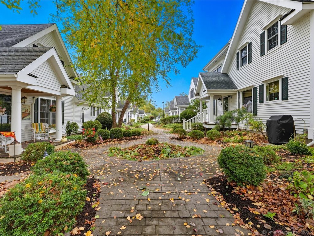 11 Augusta Circle 11
