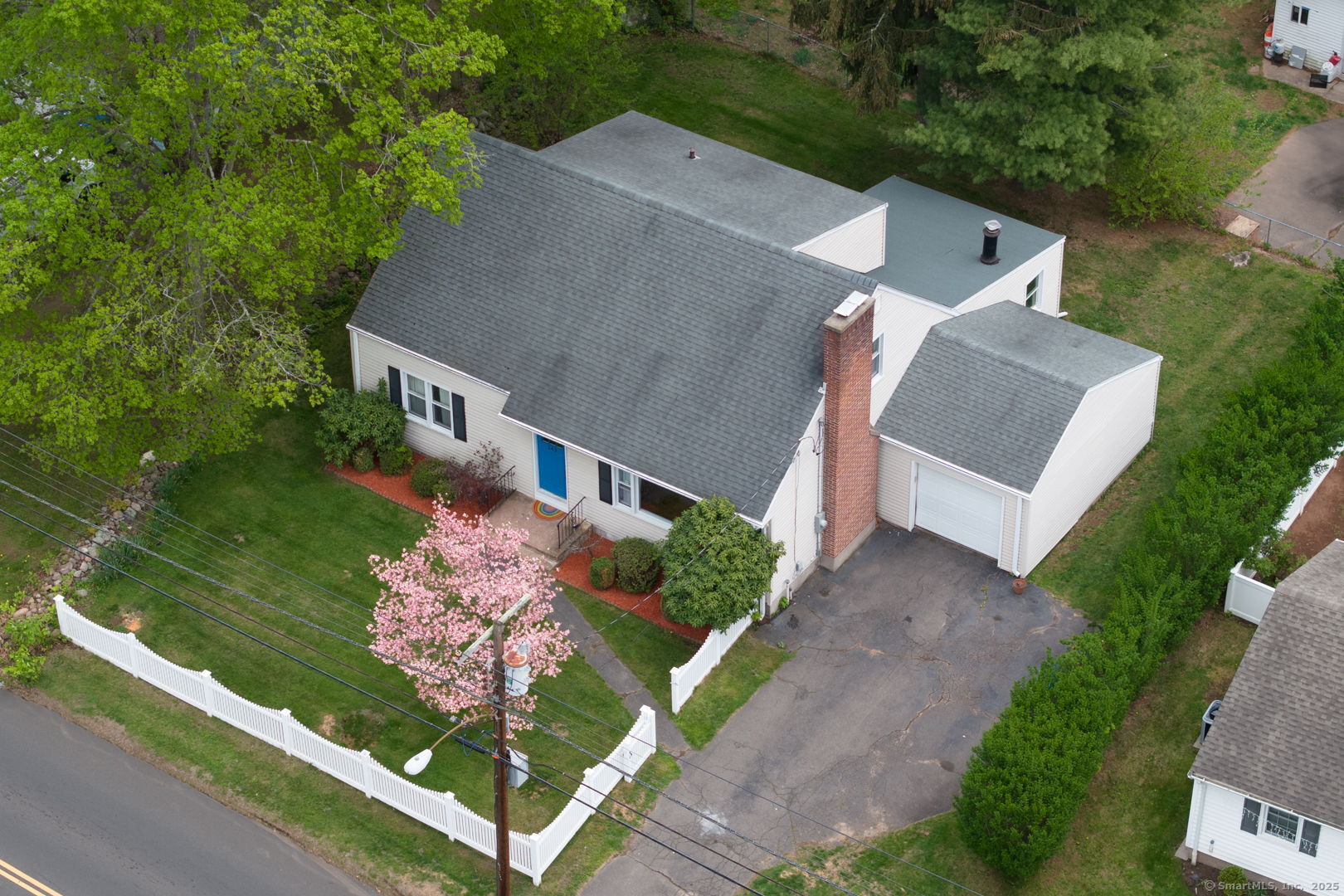 Property for Sale at Cherry Hill Road, Hamden, Connecticut - Bedrooms: 4 
Bathrooms: 2 
Rooms: 7  - $395,000