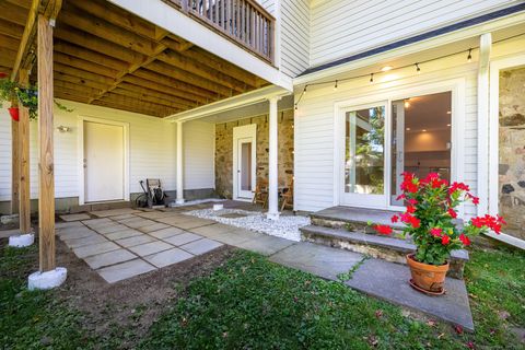 Photo of 160 Main Street, Ridgefield, CT 06877 (MLS # 24124186)