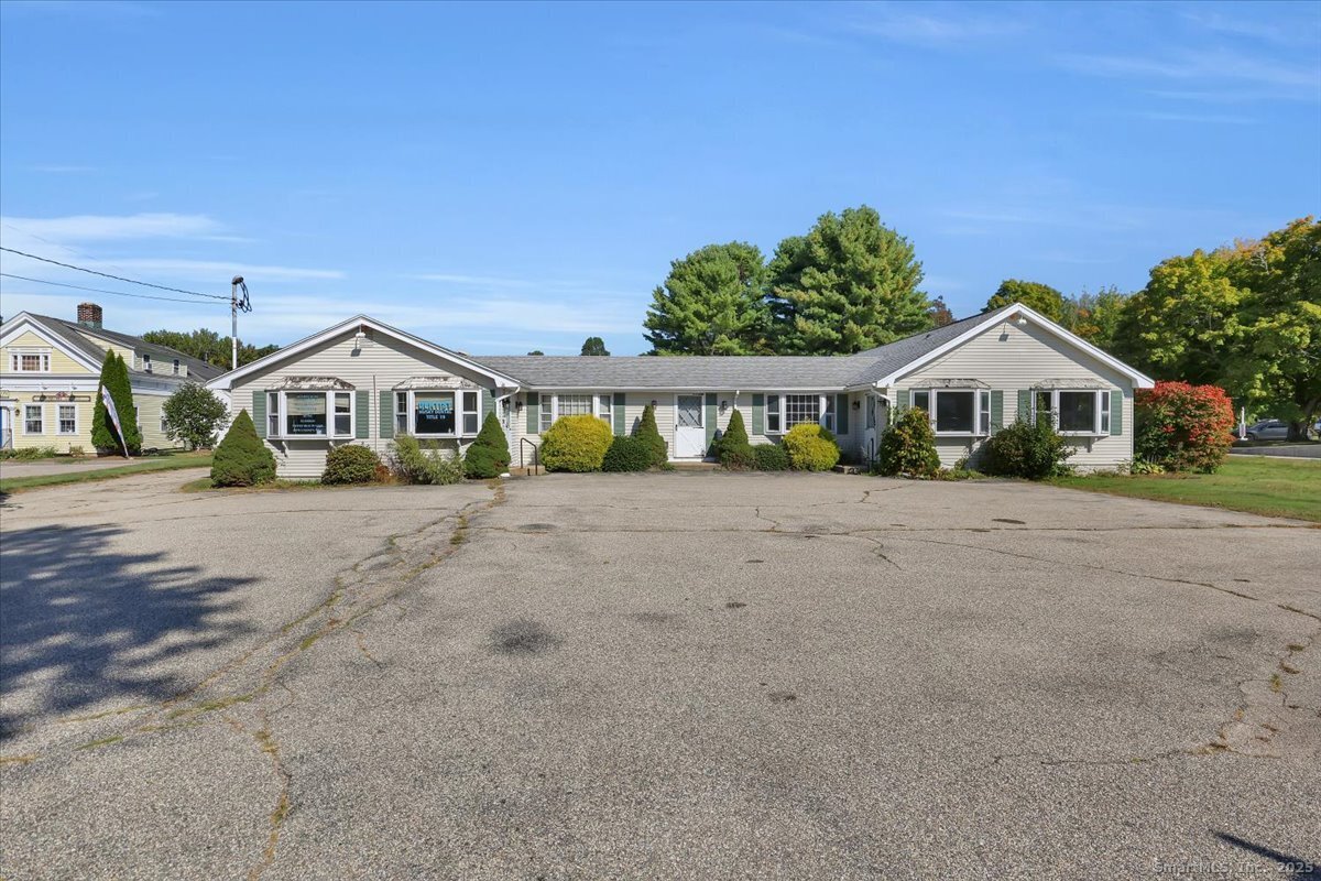 Hebron, Connecticut 06248, United States, ,Residential,Active,215590