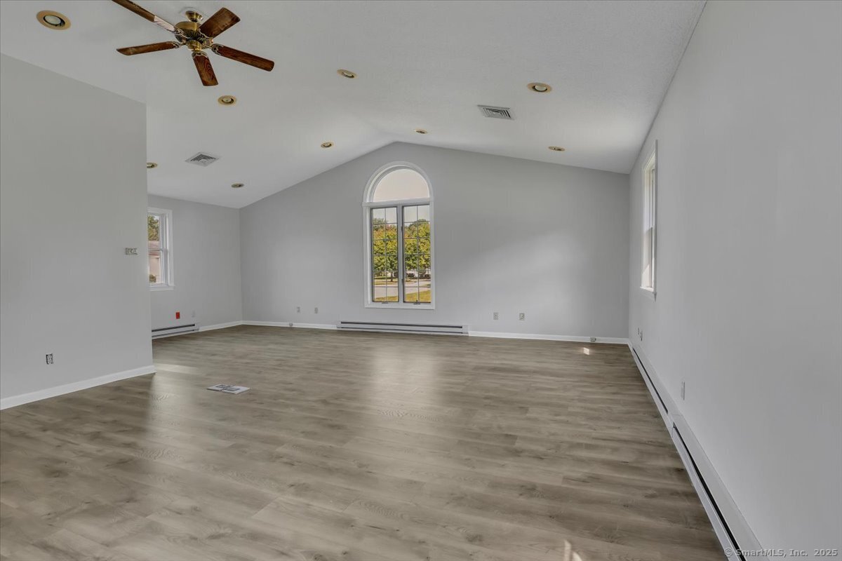 Hebron, Connecticut 06248, United States, ,Residential,Active,215590