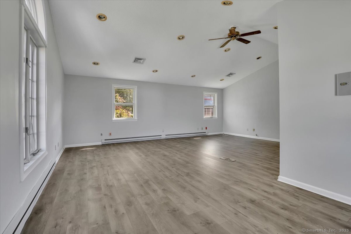 Hebron, Connecticut 06248, United States, ,Residential,Active,215590