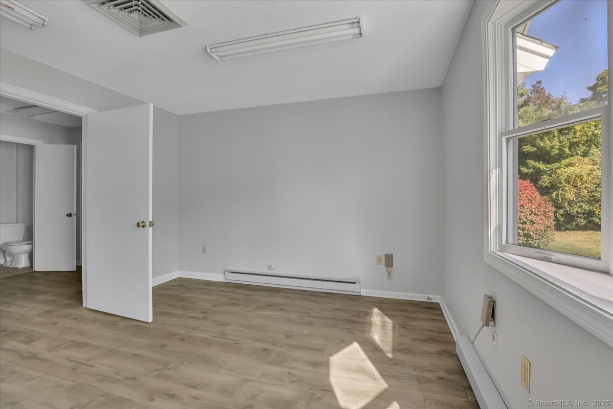 Hebron, Connecticut 06248, United States, ,Residential,Active,215590