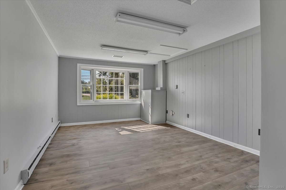 Hebron, Connecticut 06248, United States, ,Residential,Active,215590