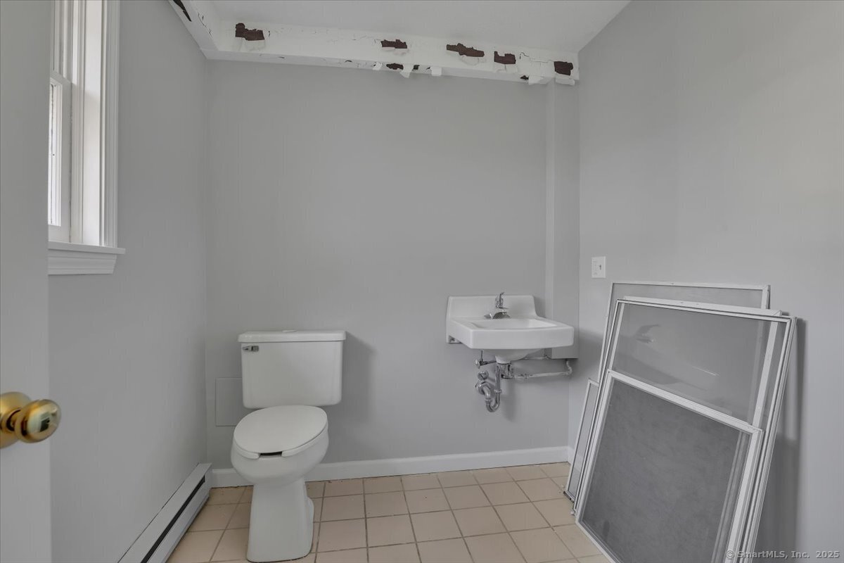 Hebron, Connecticut 06248, United States, ,Residential,Active,215590