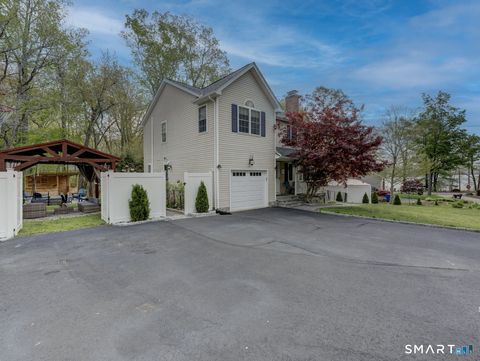 Homes For Sale - 6 Candlewood Drive<br/> East Hampton, CT 06424