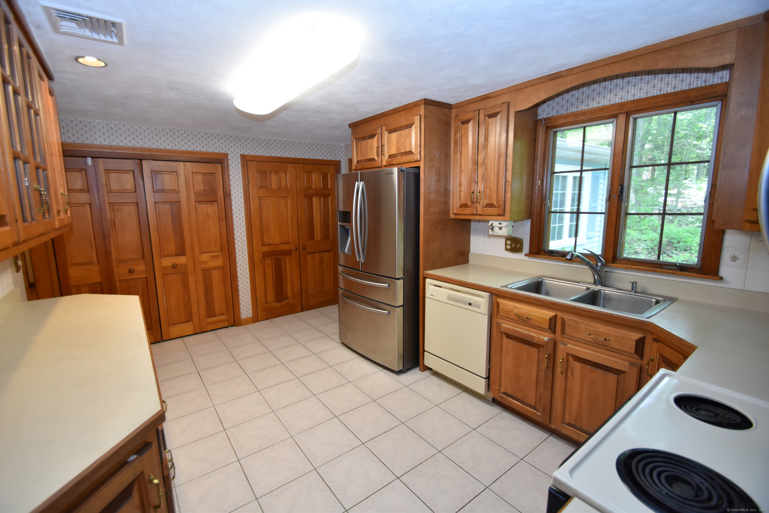 299 Valley Road, North Branford, Connecticut image 4