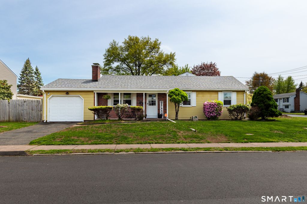 Photo of 41 Saxon Road, Wethersfield, CT 06109 (MLS # 24170763)