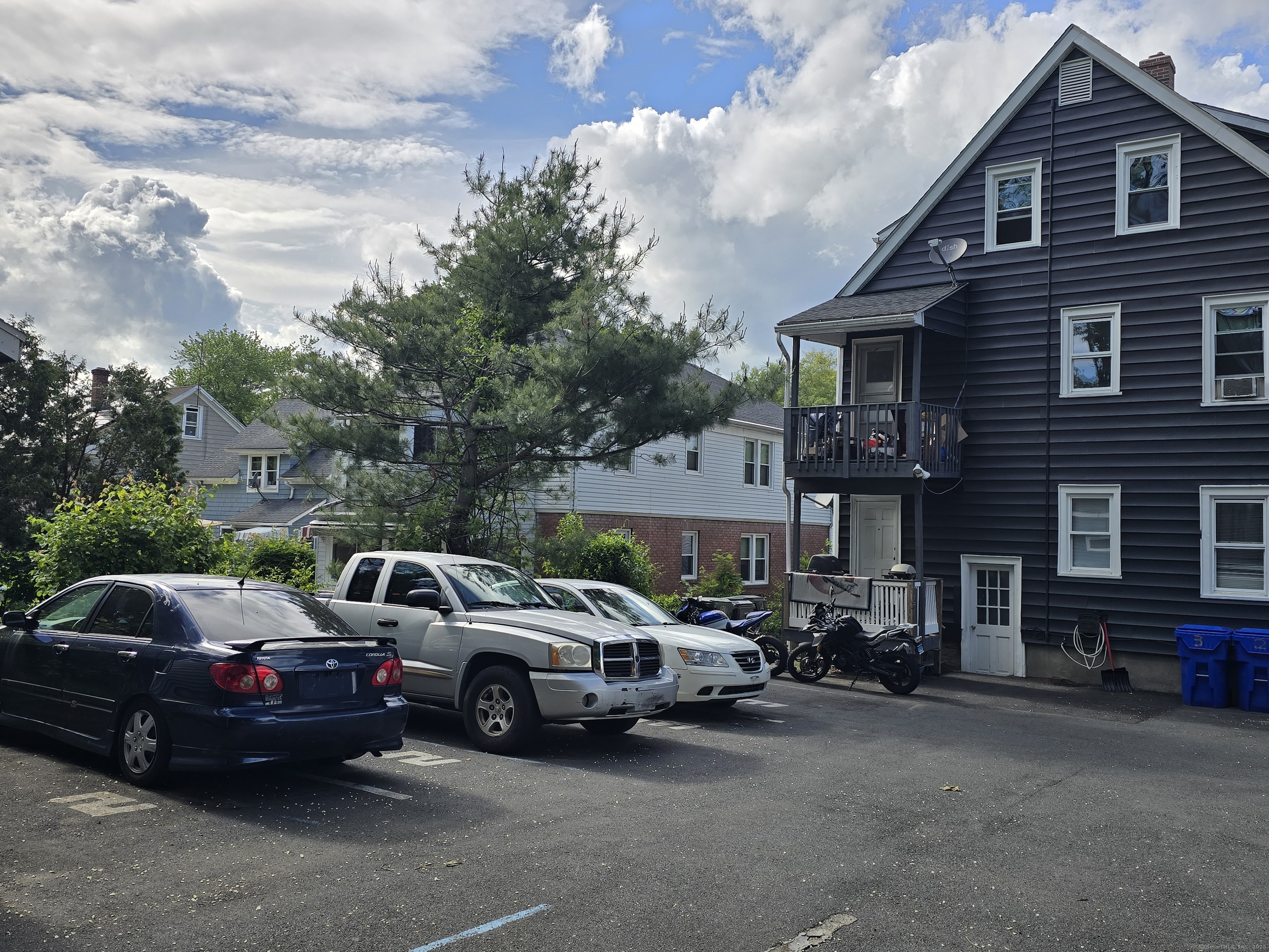 East Hartford, Connecticut 06108, United States, 6 Bedrooms Bedrooms, ,3 BathroomsBathrooms,Residential,Active,137125