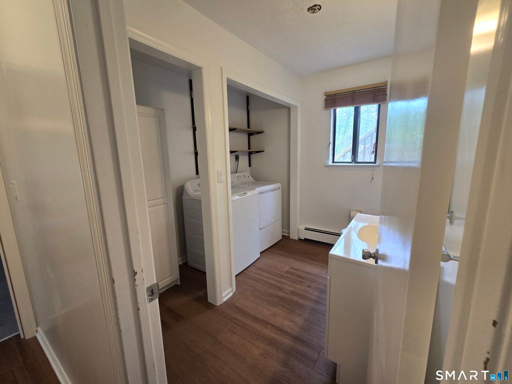 Photo of 17 Loughran Avenue, Stamford, CT 06902 (MLS # 24169332)