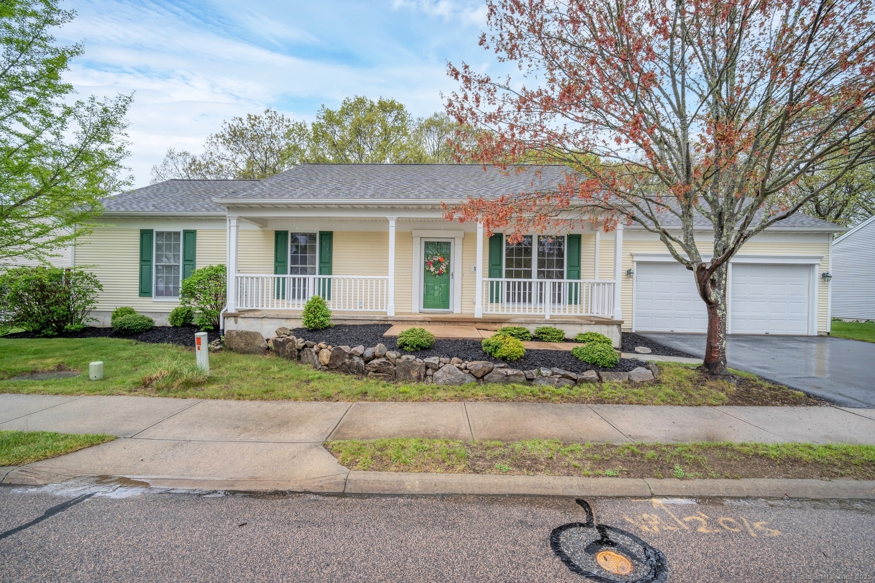 Property for Sale at Beechwood Drive, Waterford, Connecticut - Bedrooms: 2 
Bathrooms: 2 
Rooms: 6  - $479,900