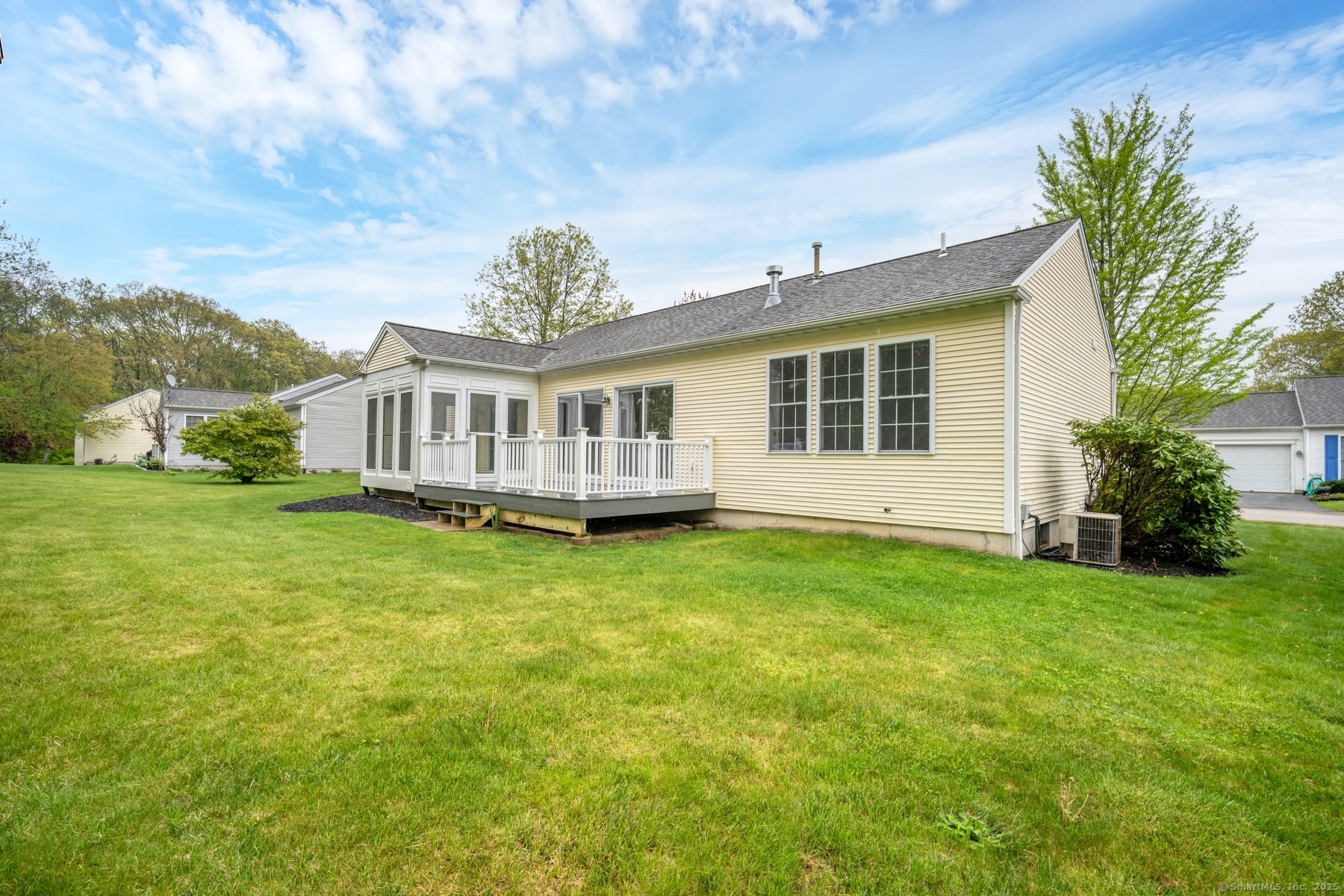 33 Beechwood Drive, Waterford, Connecticut image 5