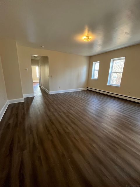 MLS: 24077278