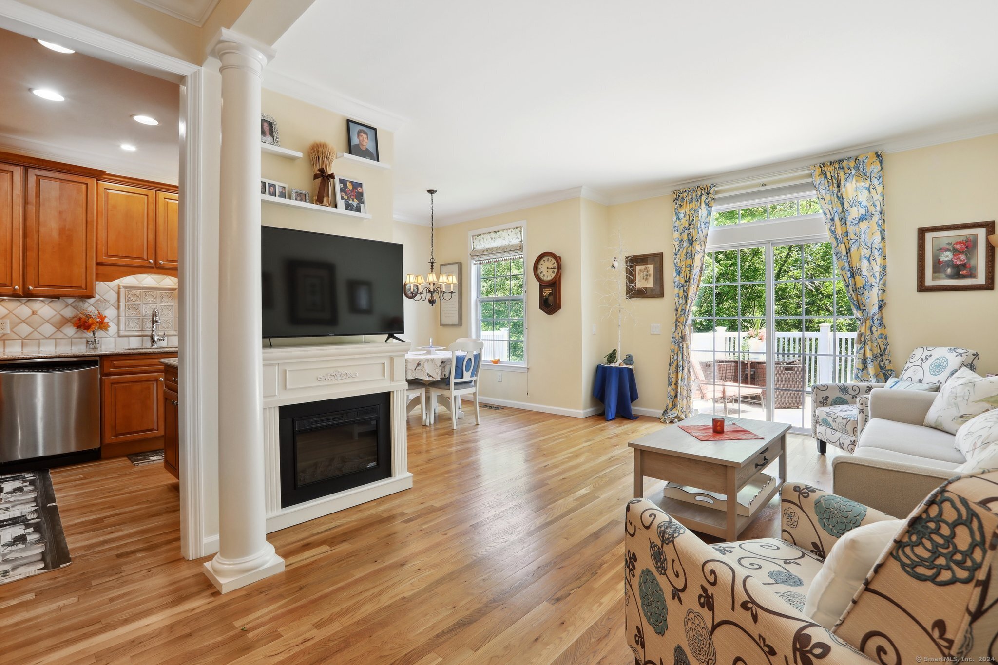 Hunter Drive 154, Litchfield, Connecticut - 3 Bedrooms  
3 Bathrooms  
7 Rooms - 