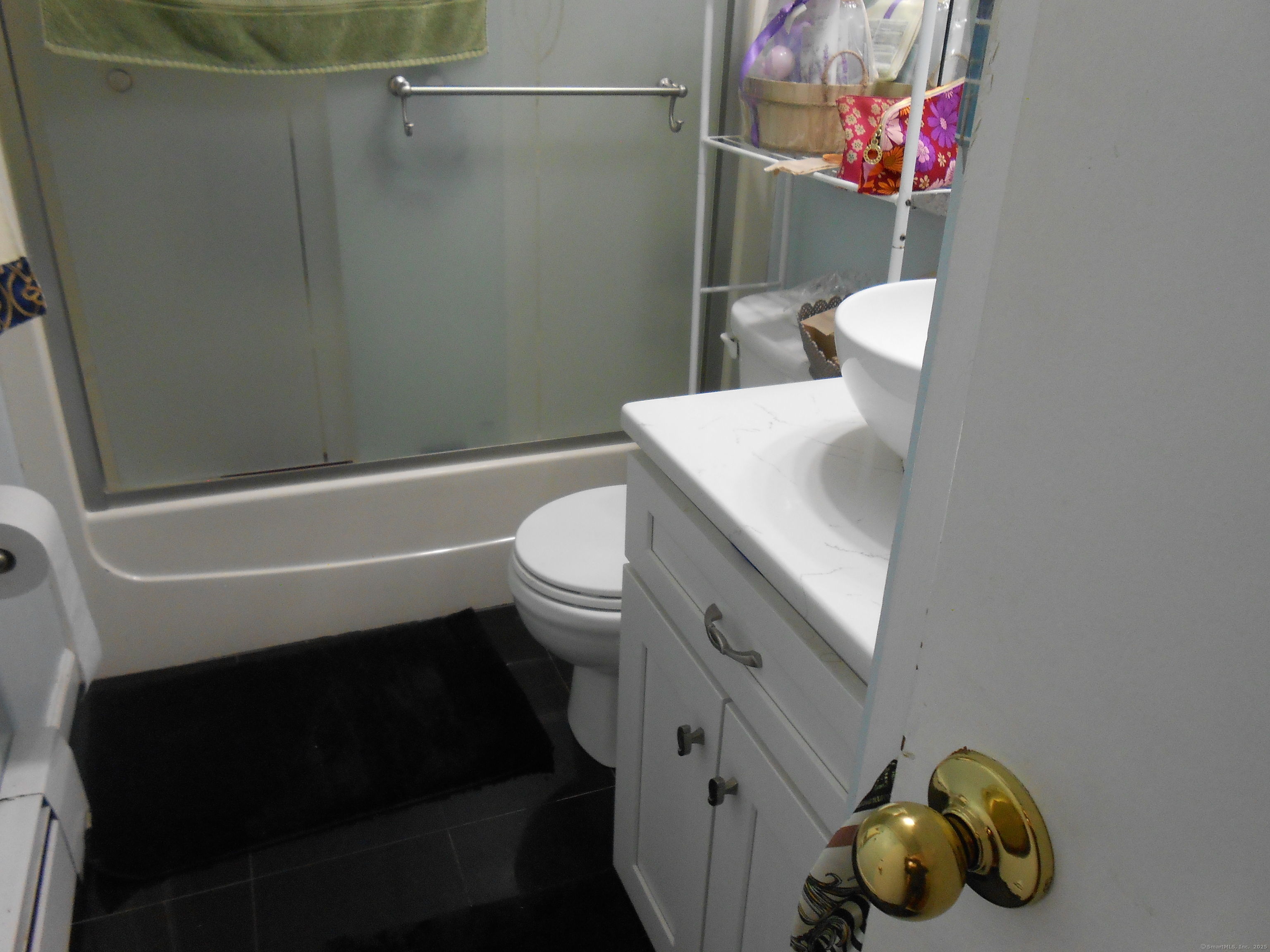 32 Ameridge Drive #32, Bridgeport, Connecticut image 3