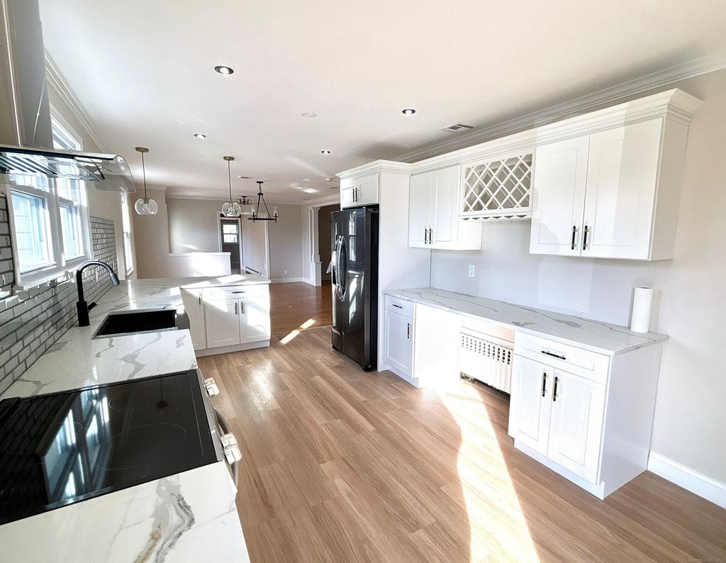 Photo of 310 Broadway, Hamden, CT 06518 (MLS # 24143682)