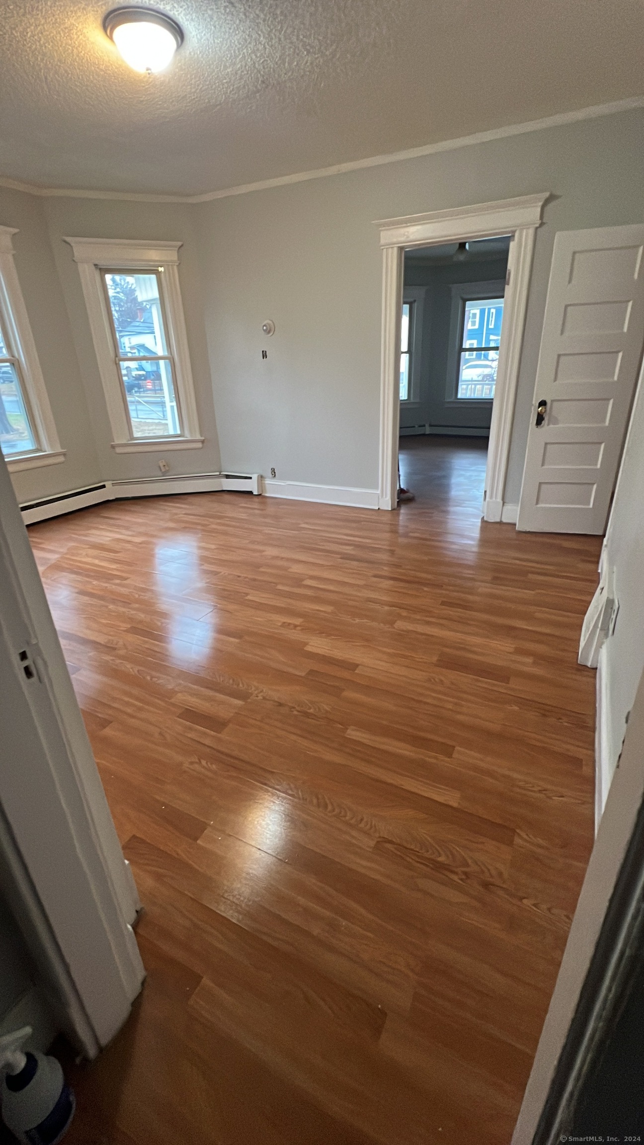 197 Edgewood Street 1, Hartford, Connecticut - 3 Bedrooms  
1 Bathrooms  
6 Rooms - 