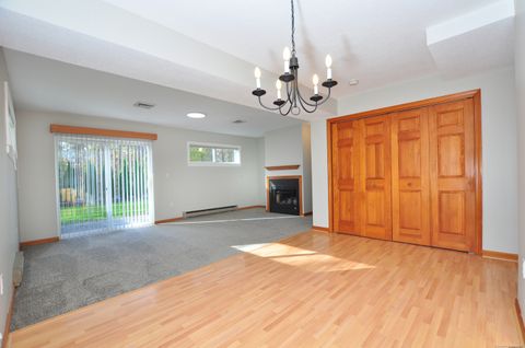 Tiny photo for 3 Farmington Meadow Drive #3, Farmington, CT 06032 (MLS # 24173419)