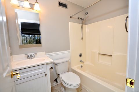 Tiny photo for 3 Farmington Meadow Drive #3, Farmington, CT 06032 (MLS # 24173419)