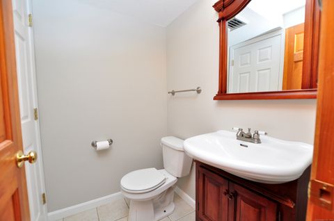 Tiny photo for 3 Farmington Meadow Drive #3, Farmington, CT 06032 (MLS # 24173419)