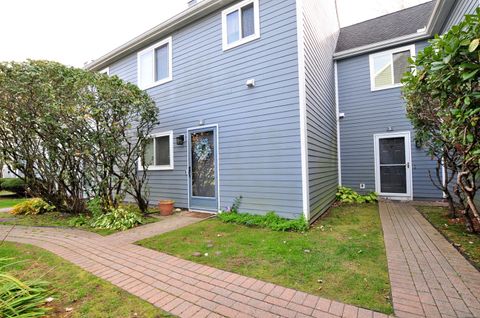 Tiny photo for 3 Farmington Meadow Drive #3, Farmington, CT 06032 (MLS # 24173419)