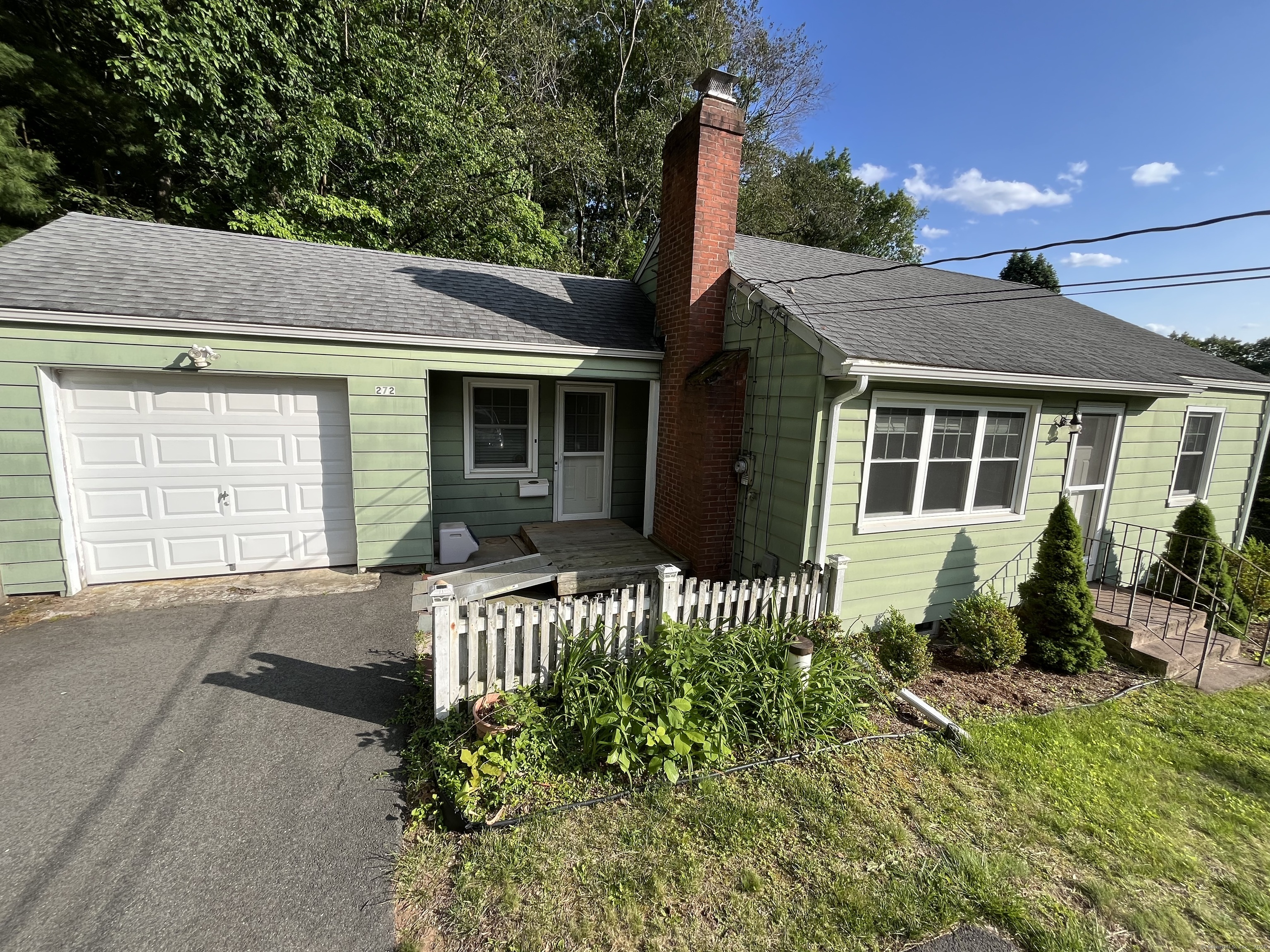 272 Bell Street