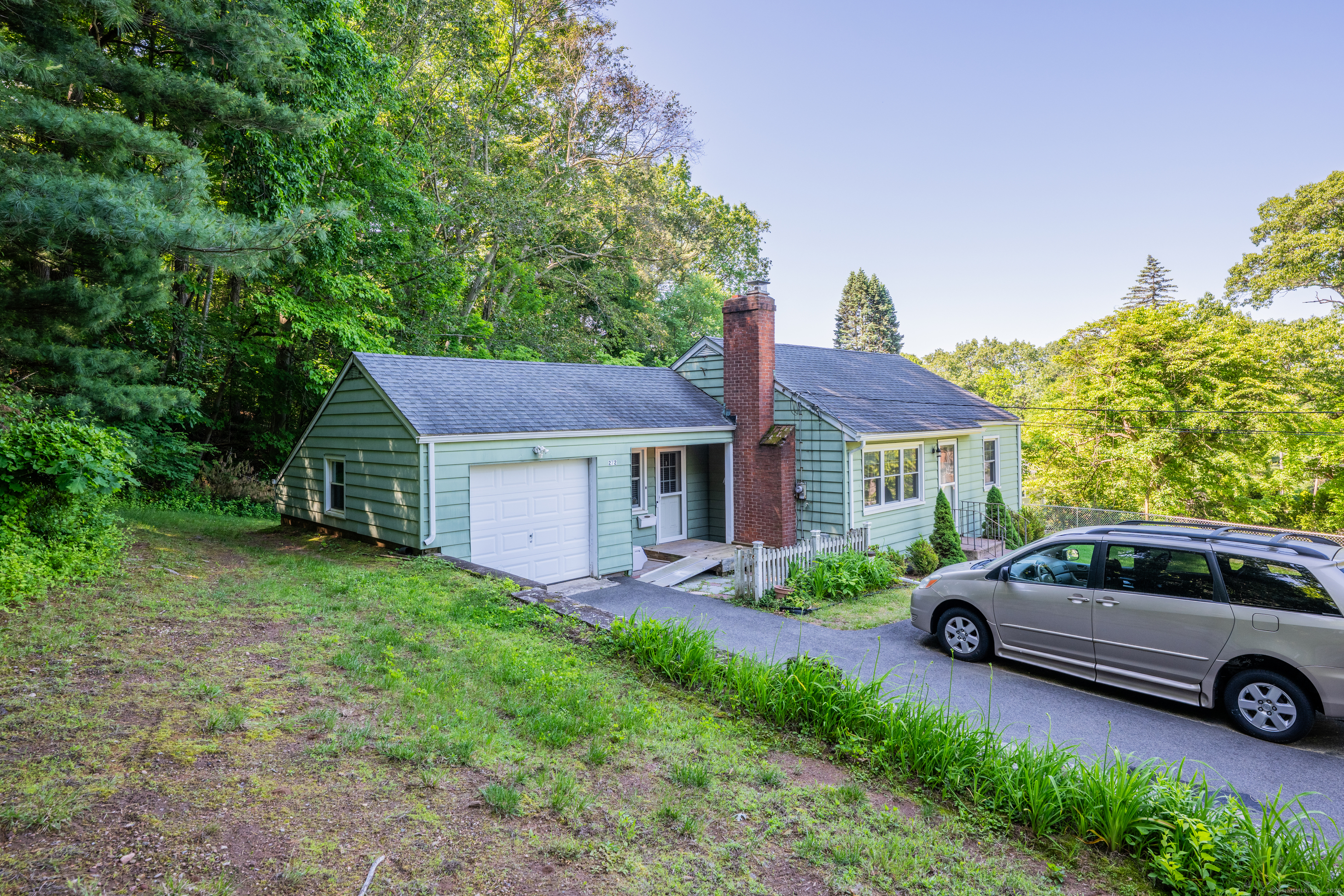 272 Bell Street