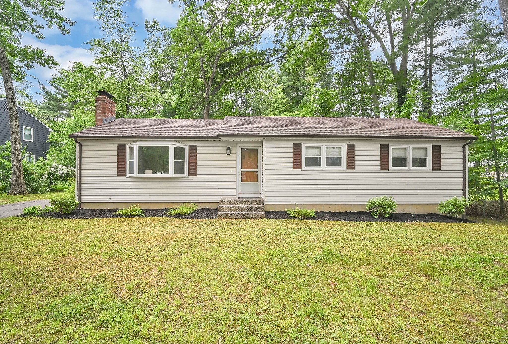 Forest Street, East Hartford, Connecticut - 4 Bedrooms  
2 Bathrooms  
6 Rooms - 