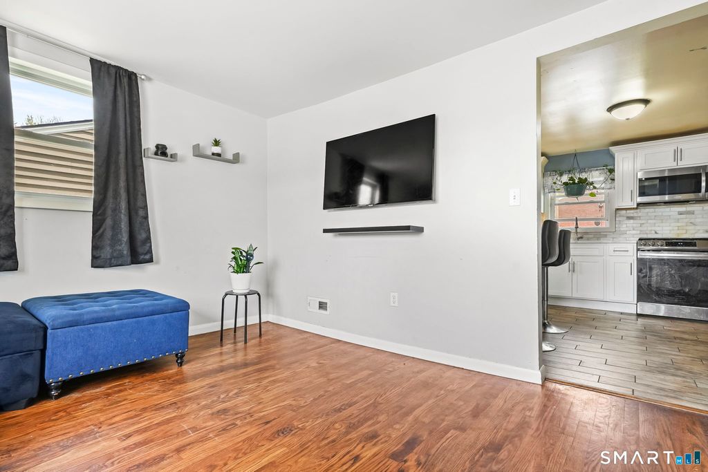 Photo of 204 Barnes Avenue, New Haven, CT 06513 (MLS # 24171017)