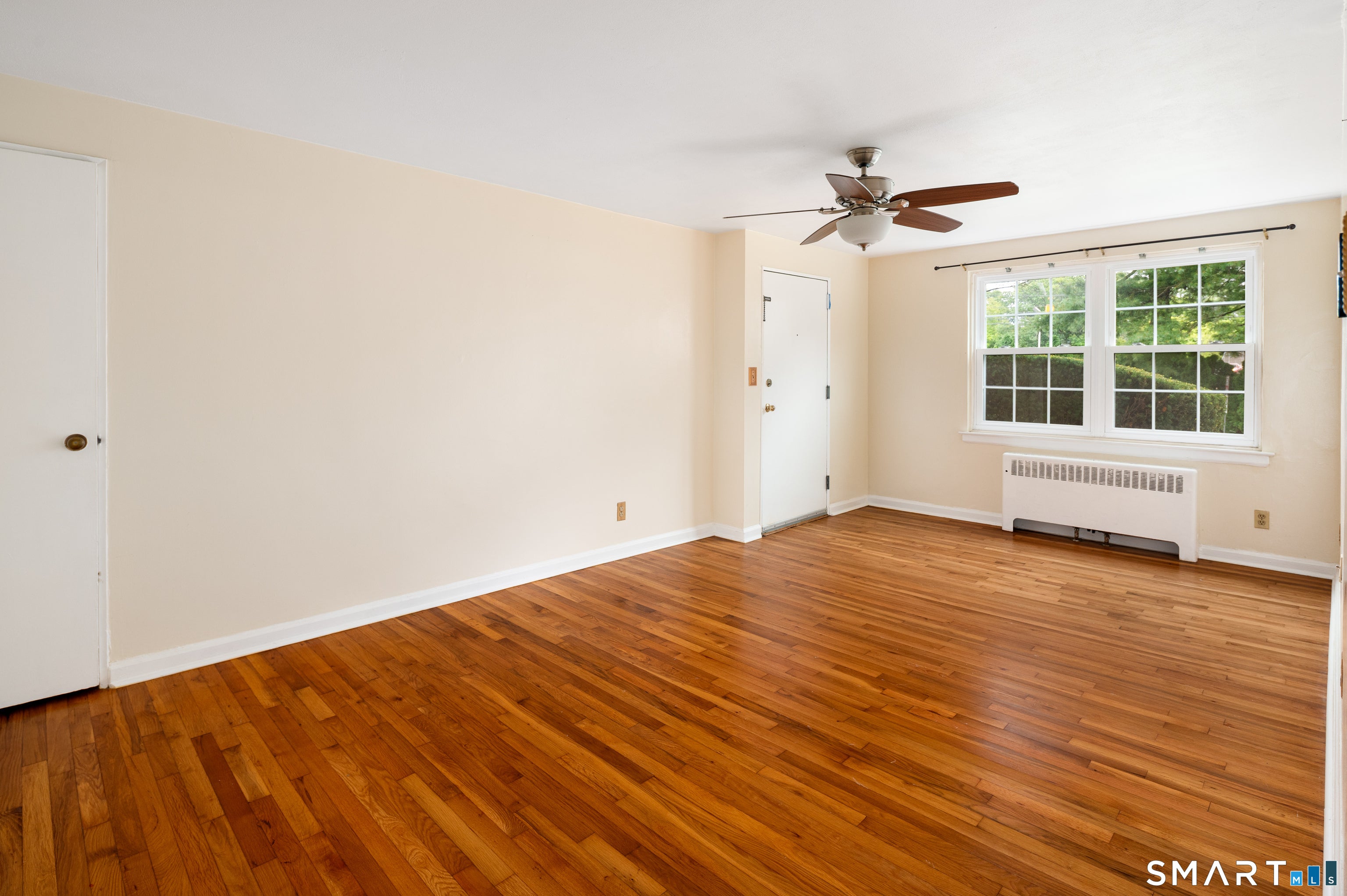 1084 East Main Street 1