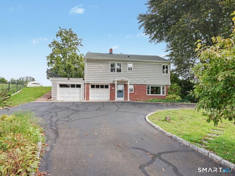Photo of 100 Lakeshore Terrace, Bridgeport, CT 06606 (MLS # 24208158)