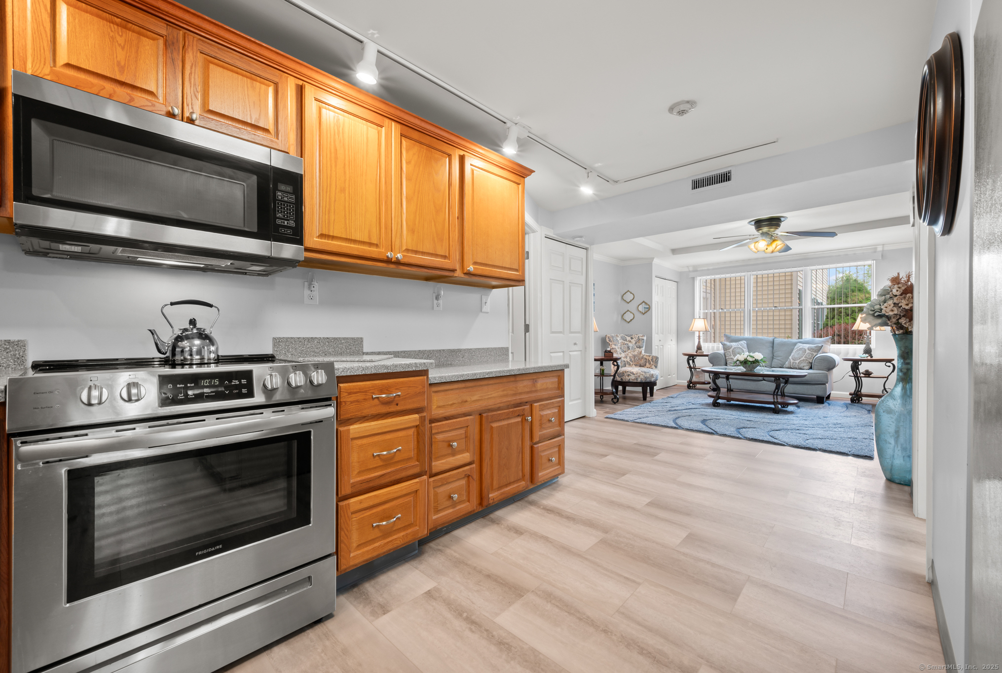 8 Pasco Drive #E, East Windsor, Connecticut image 8