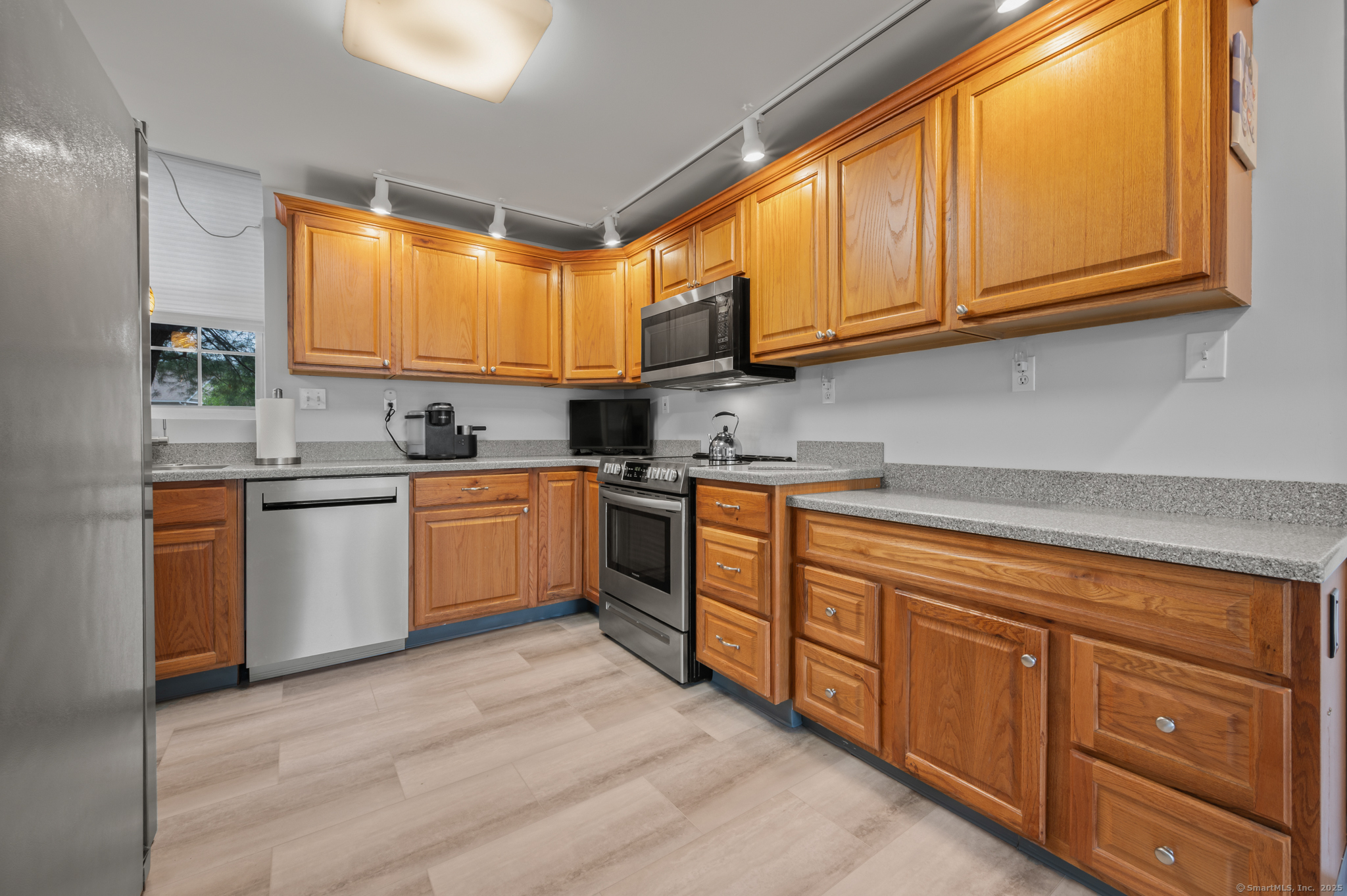 8 Pasco Drive E