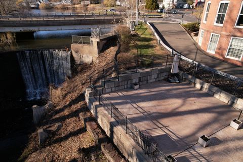 Tiny photo for 10 Main Street #304, Berlin, CT 06037 (MLS # 24142773)