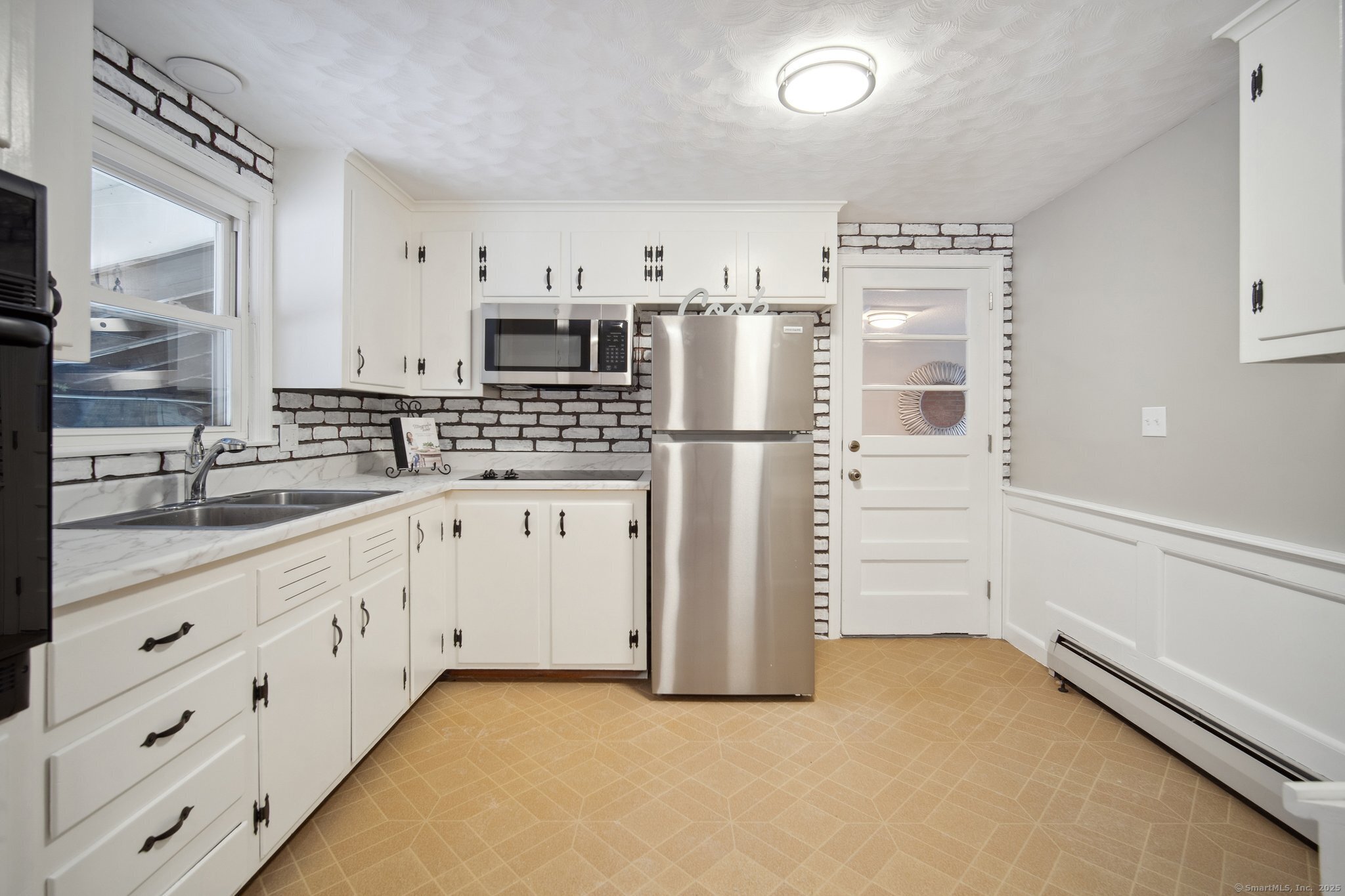 11 Oakwood Street, Enfield, Connecticut image 4